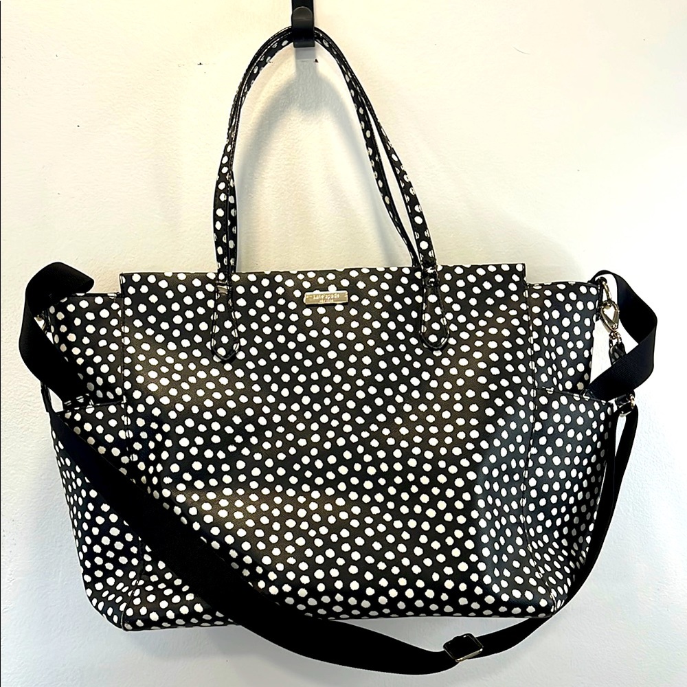 KATE SPADE TOTE in "MUSICALDOT" Black/White pattern-preloved condition.